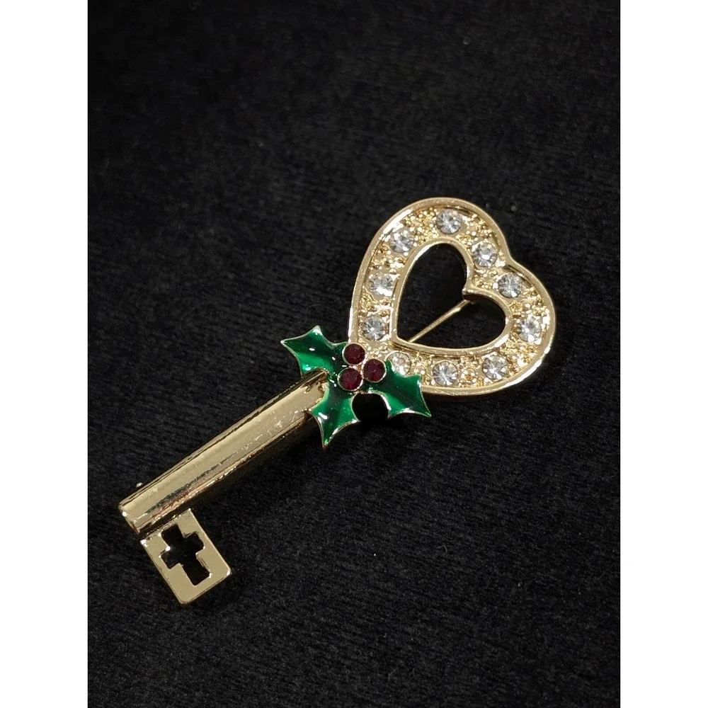 Christmas Heart Key‎ Brooch Pin Rhinestone Holly Red Green
